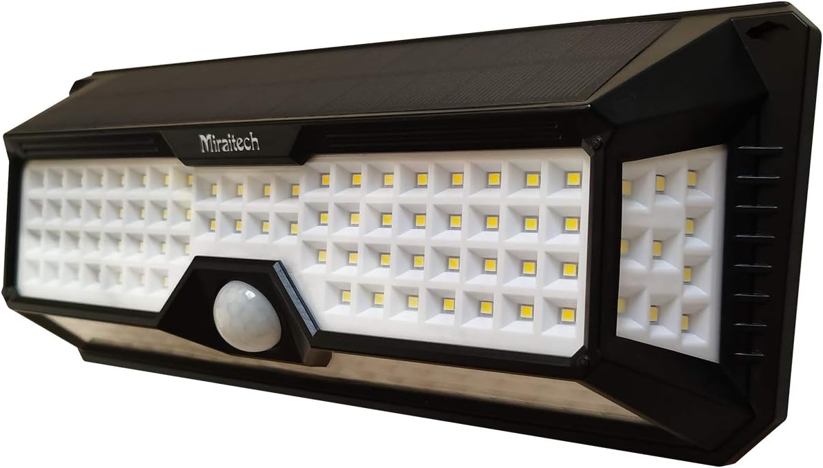 【非公開クーポン】 人感センサー 電池交換不要 136LED高輝度 四面発光 ソーラーライト 【送料無料】